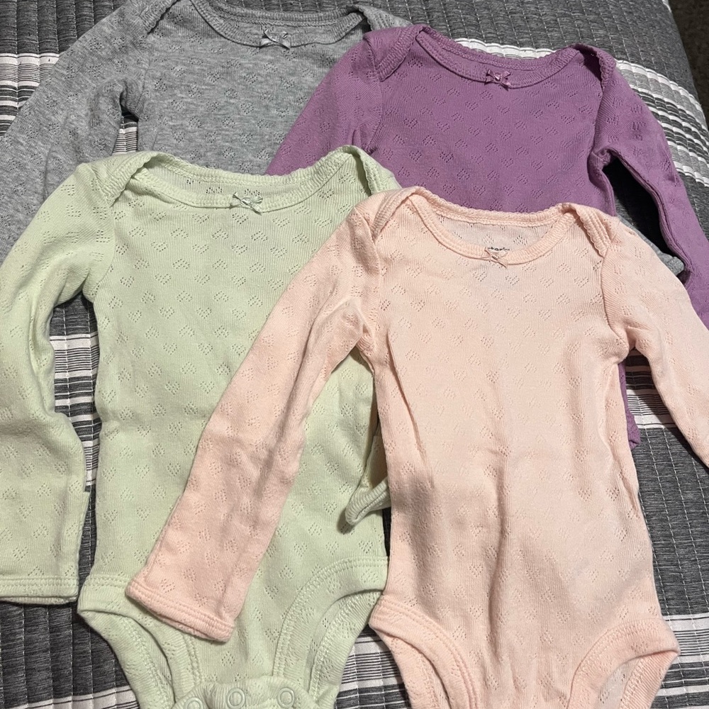 I'm selling a 4 pack of long sleeve tops for $15